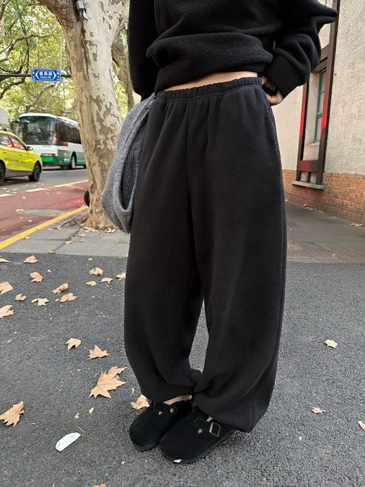Women's Fleece Relaxed Sweatpants front view