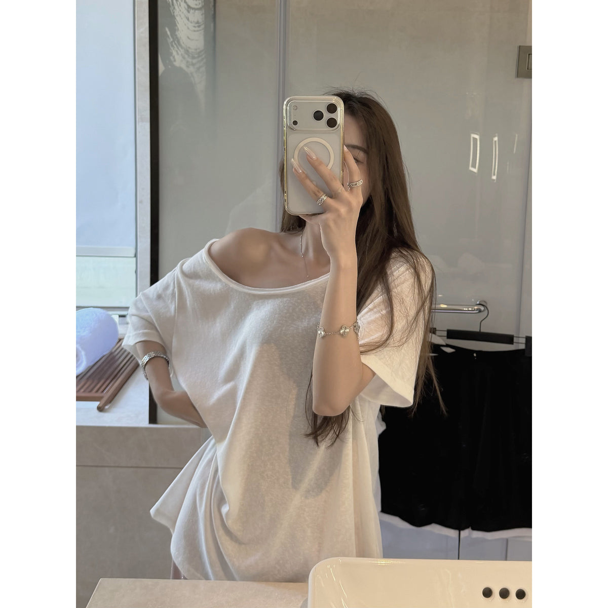 Women's Relaxed Off-Shoulder Linen-Feel T-Shirt main view
