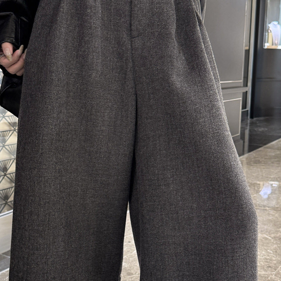 Women's Wide-Leg Relaxed Pants detail view