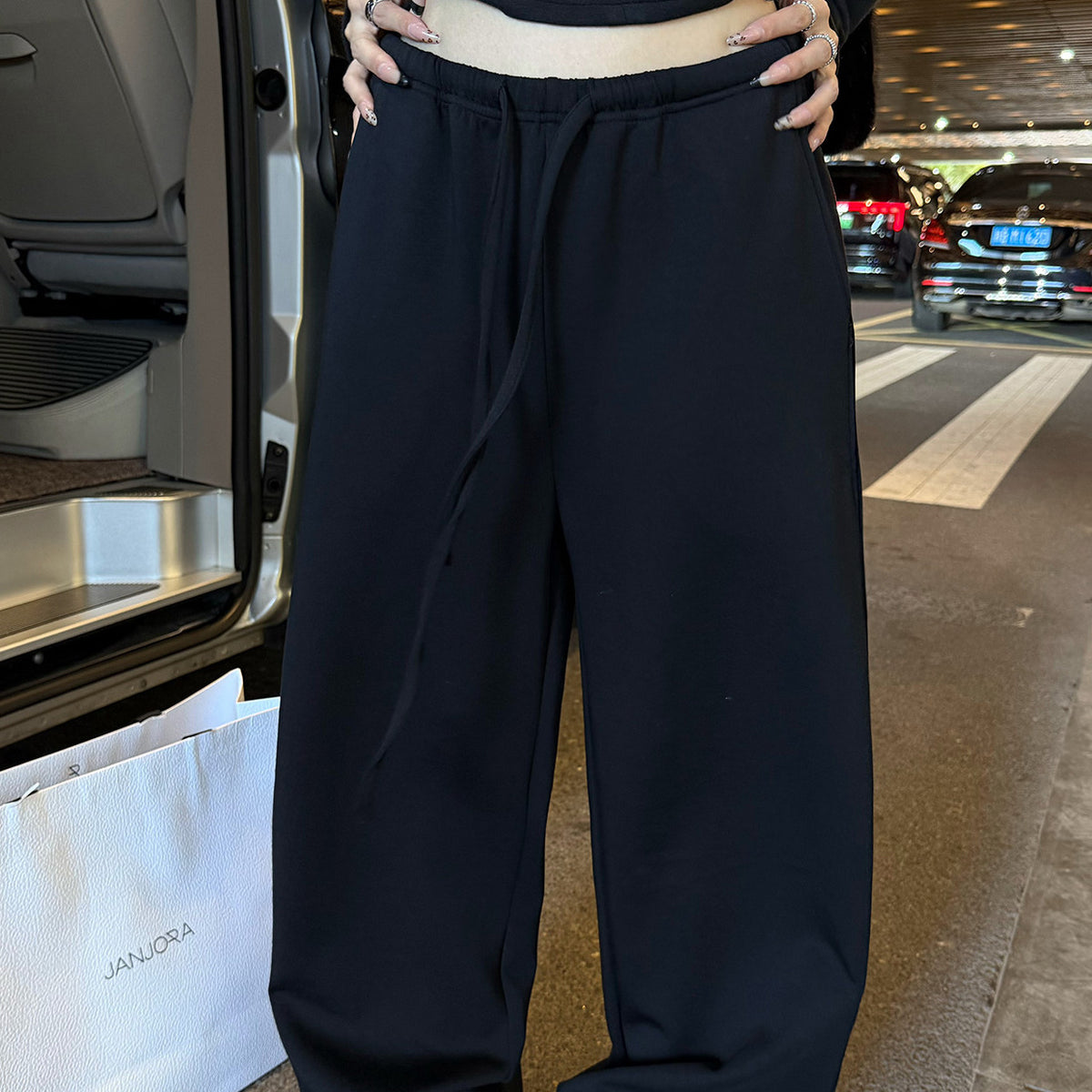 Women's Relaxed Sweatpants detail view