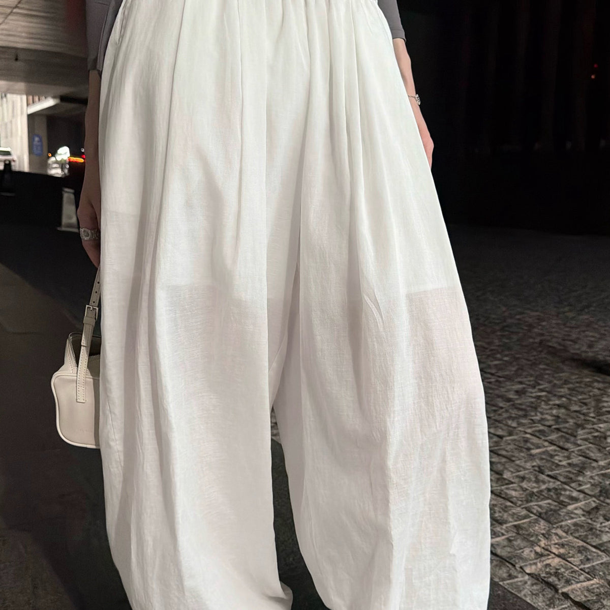 Women's Lyocell Linen-Blend Relaxed Pants detail view