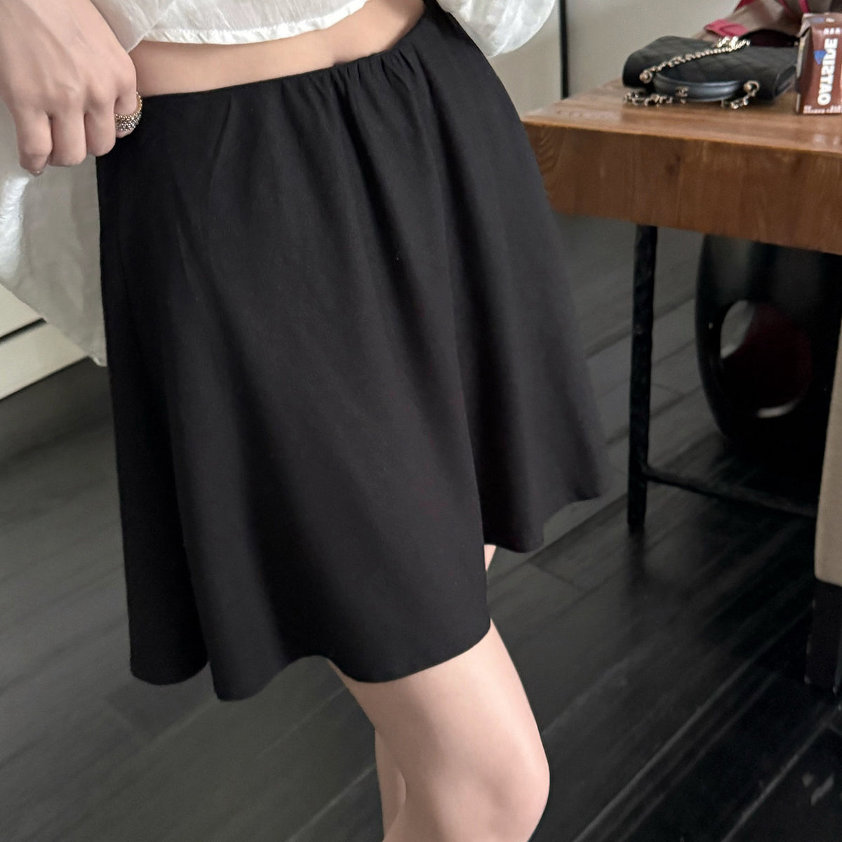 Women's Linen-Blend Skirt detail view