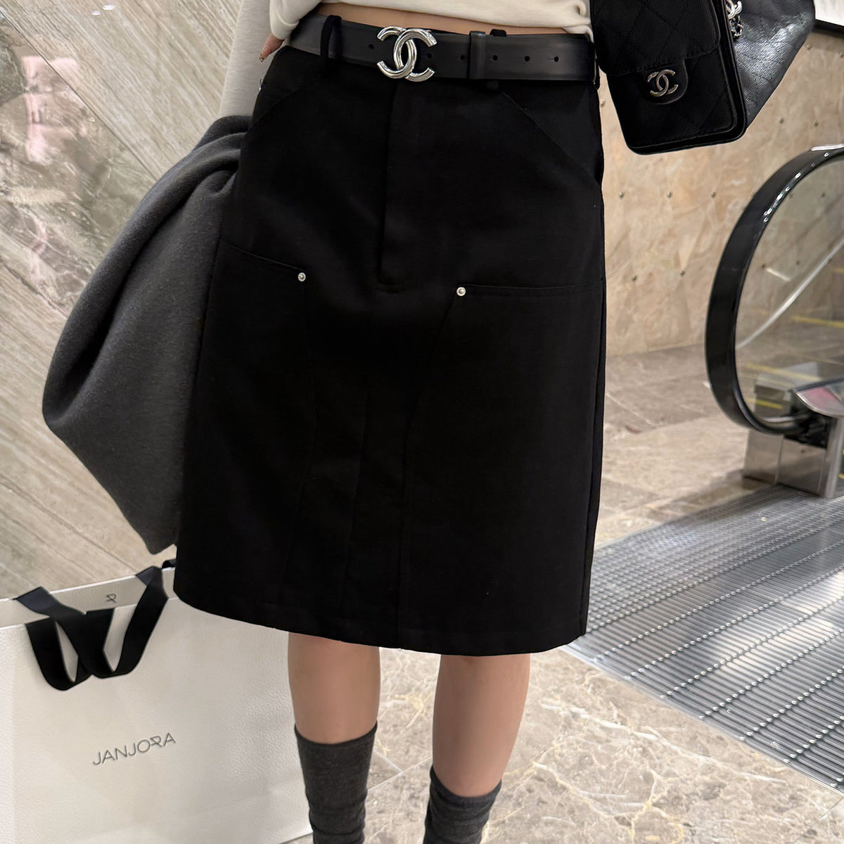 Women's Linen-Blend Skirt detail view