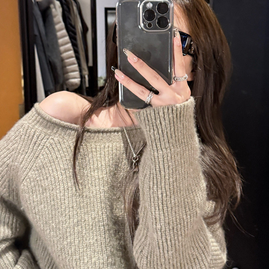 Women's Wool-Blend Relaxed Sweater detail view