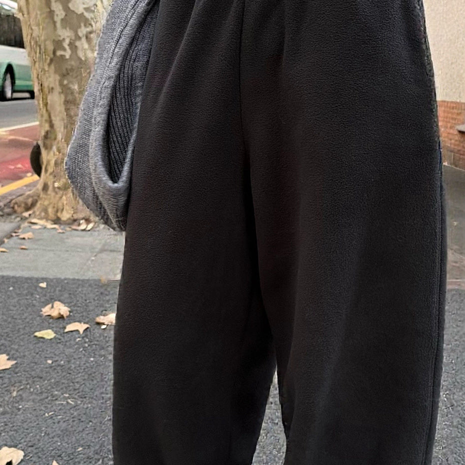Women's Fleece Relaxed Sweatpants detail view
