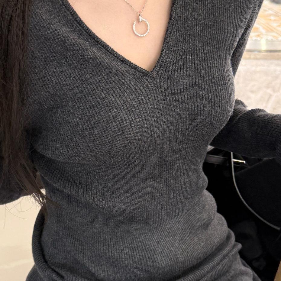 Women's Silk-Blend Wool-Blend V-Neck Matching Set detail view
