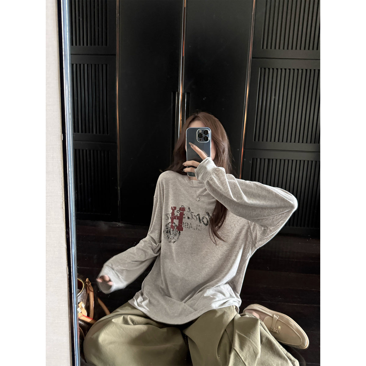 Women's Linen-Blend Graphic Relaxed Long-Sleeve Top alternate view