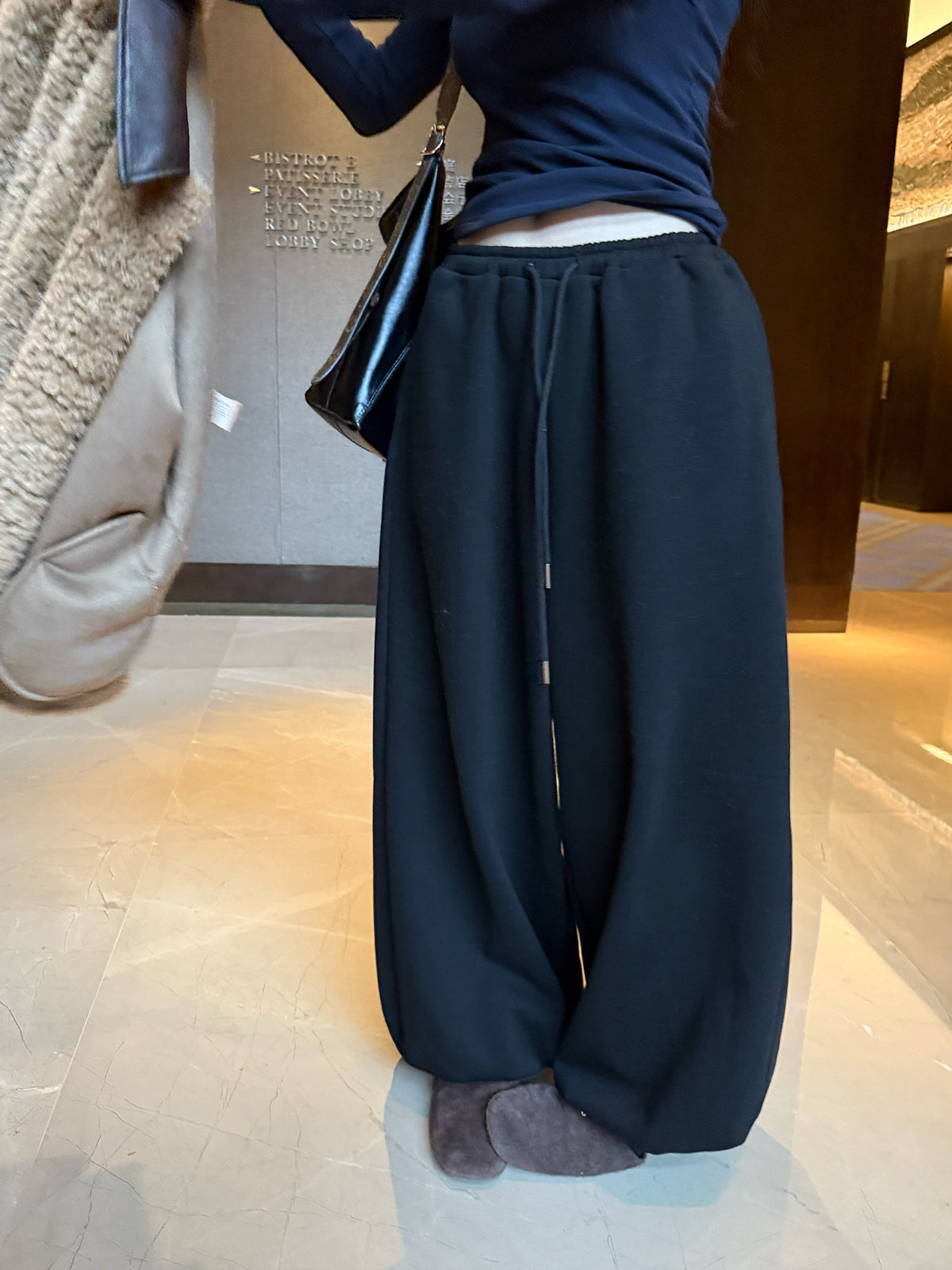 Women's Fleece-Lined Relaxed Sweatpants alternate view