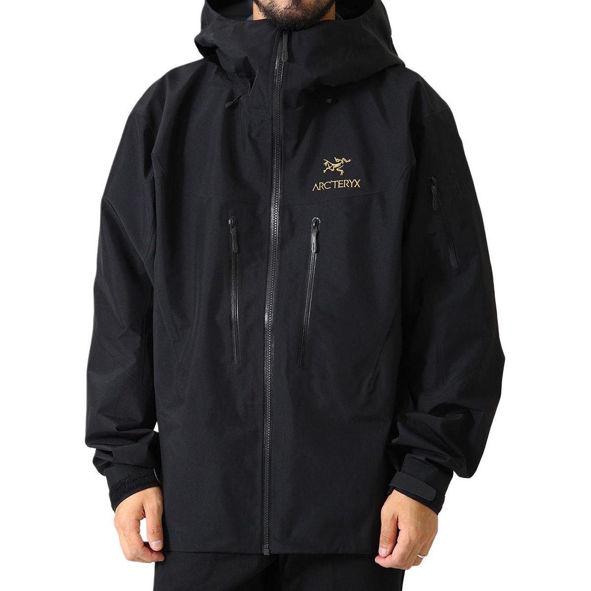 Arc'teryx Alpha SV Gen 7 Men's GORE-TEX Pro Hooded Shell Jacket – 24K Black (Black / Gold Logo)